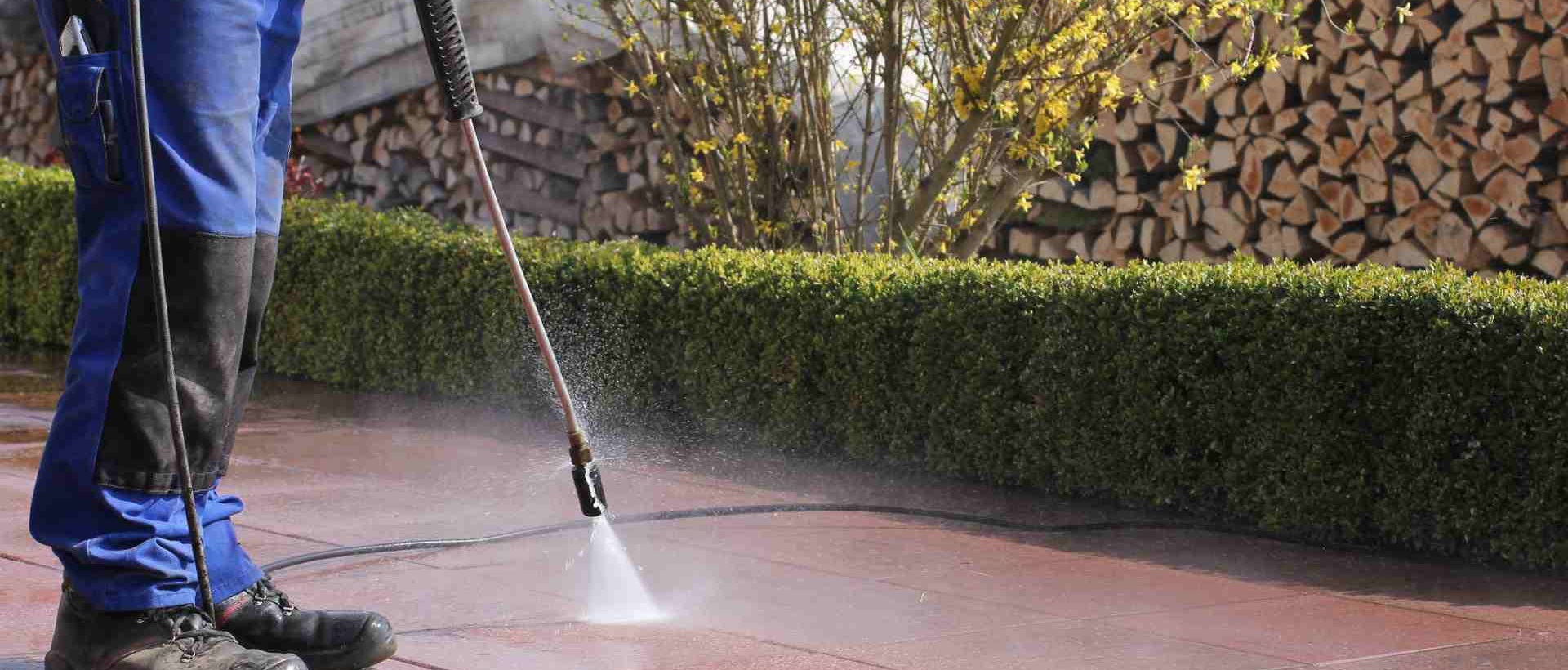 garden maintenance TW15